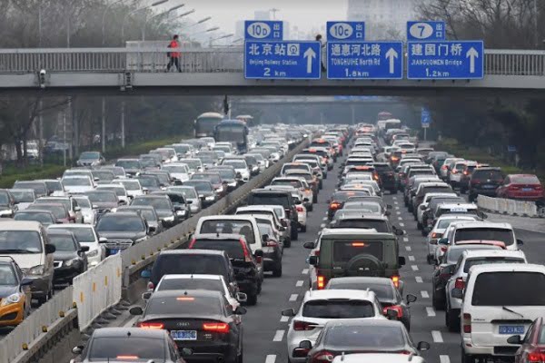 Pekin, Yeşil Enerjili Araç Plaka Kotasını 70 Bine Çıkardı 